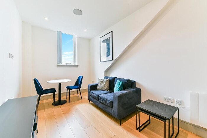 2 Bedroom Flat To Rent In Broad House, Imperial Drive, HA2