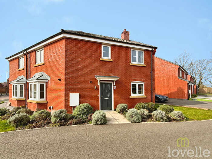 3 Bedroom Semi Detached House For Sale In Peatman Close, Waddington, LN5