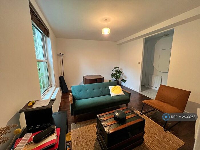 2 Bedroom Flat To Rent In Crowland House, London, NW8