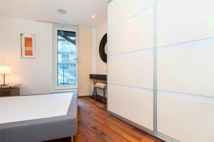 2 Bedroom Flat To Rent In Islington On The Green, A Islington Green, Angel, Islington, London, N1