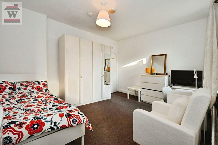 1 Bedroom Flat To Rent In Kingsley Road, Hounslow, TW3