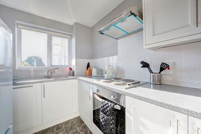 1 Bedroom Flat To Rent In Percy Gardens, Worcester Park, KT4