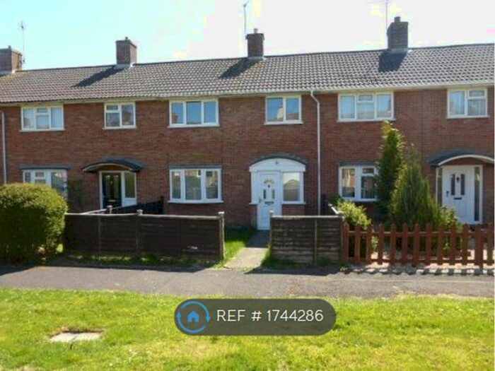 3 Bedroom Terraced House To Rent In Stag Hill, Basingstoke, RG22
