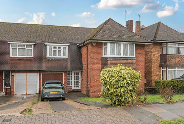 4 Bedroom Semi-Detached House For Sale In Kings Drive, Wembley, HA9