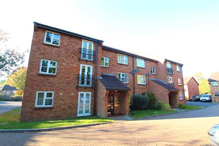 2 Bedroom Flat To Rent In Woking, GU22