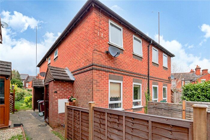 1 Bedroom Detached House For Sale In Riversdale Court, Reading, Berkshire, RG1