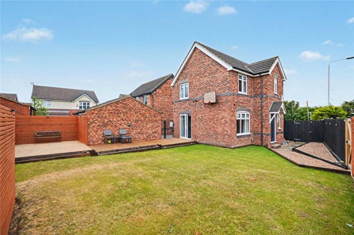 3 Bedroom Detached House For Sale In Ascot Gardens, Leeds, LS10