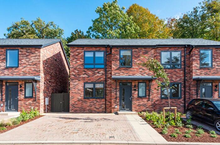 3 Bedroom Semi-Detached House For Sale In Beatrice Webb Lane, Standish, Stonehouse, Gloucestershire, GL10