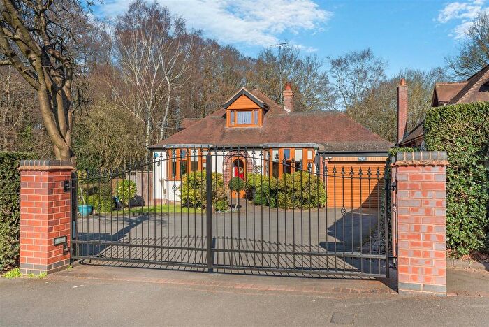 3 Bedroom Detached House For Sale In Stonehouse Road, Sutton Coldfield, B73