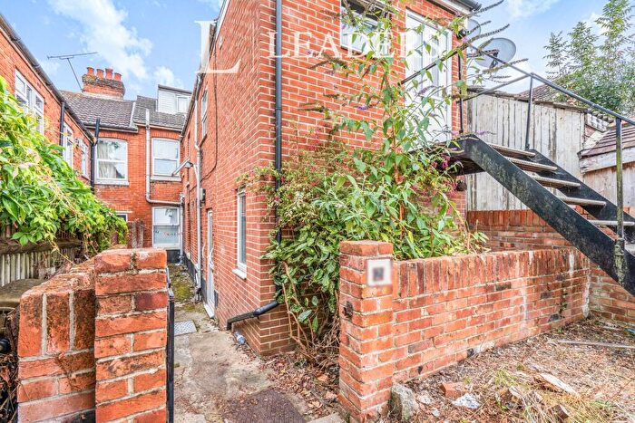 1 Bedroom Flat To Rent In High Road, Southampton, SO16