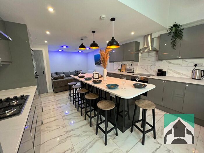 7 Bedroom Detached House To Rent In Heeley Road, Birmingham, B29