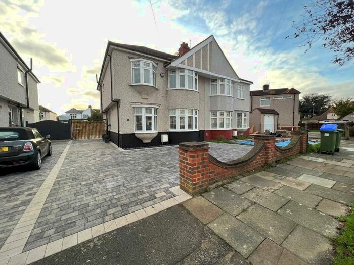 5 Bedroom Semi-Detached House To Rent In Montrose Avenue, Sidcup, DA15