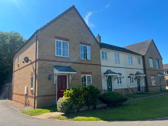 3 Bedroom Semi-Detached House To Rent In Thorpe Close, Tydd St. Mary, Wisbech, PE13