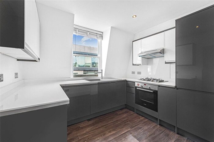 2 Bedroom Flat To Rent In Mortimer Street, Fitzrovia, London, W1W