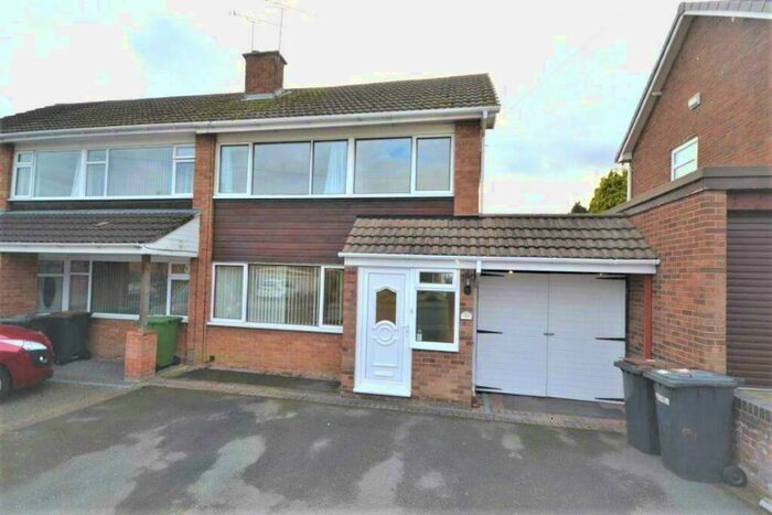 3 Bedroom Semi-Detached House To Rent In Radnor Drive, Stockingford, Nuneaton, CV10