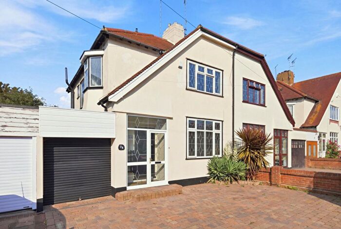 4 Bedroom Semi-detached House For Sale In Mayfield Avenue, Southend-On-Sea, SS2