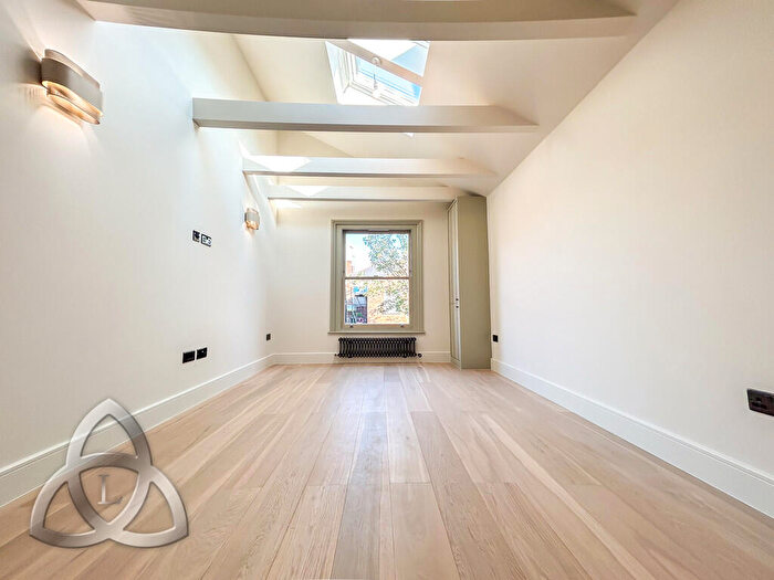 1 Bedroom Apartment To Rent In Ebbsfleet Road, NW2