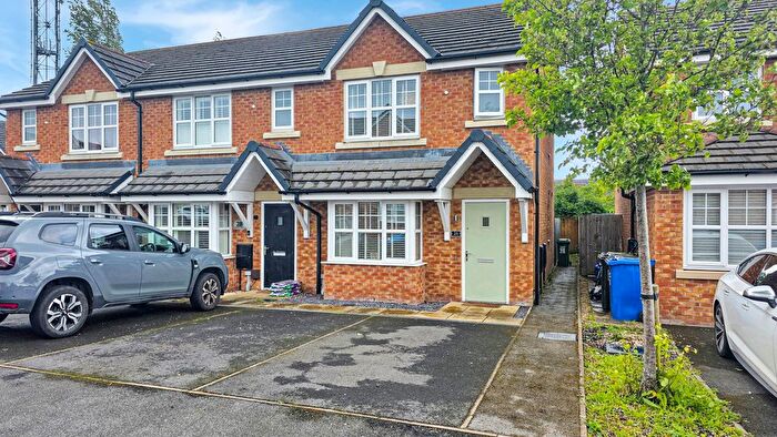 3 Bedroom Semi-Detached House For Sale In Thistle Croft, Astley, M29