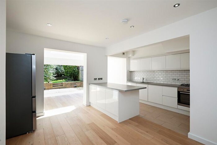 3 Bedroom Terraced House To Rent In Hobbes Walk, London, SW15