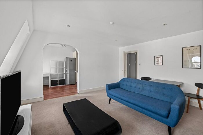 1 Bedroom Flat To Rent In Upper Richmond Road, Putney, SW15