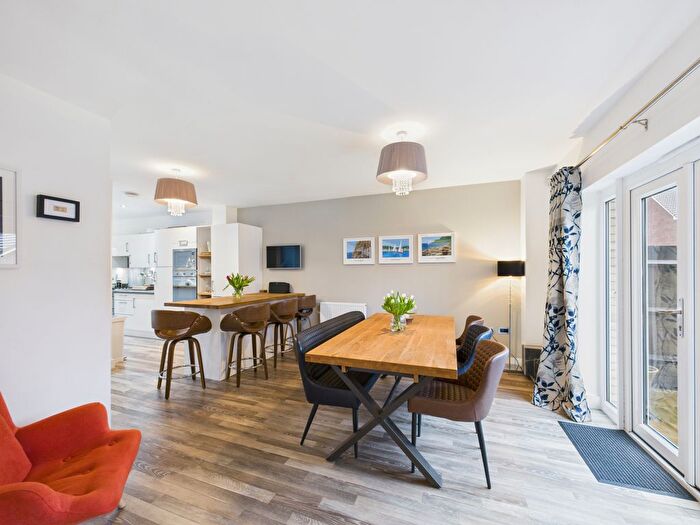 4 Bedroom Town House For Sale In Cheverton Avenue, Princes Risborough, Buckinghamshire, HP27