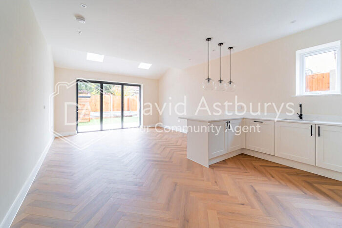 4 Bedroom Semi Detached House To Rent In Bignold Road, Wanstead, London, E7