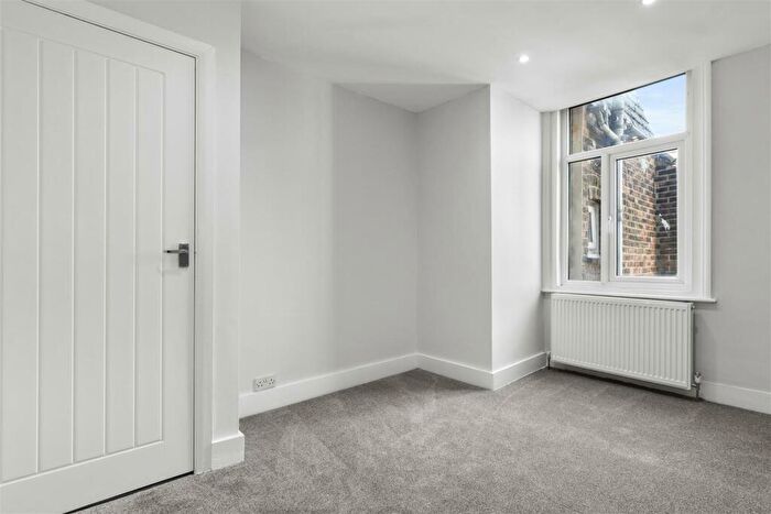 1 Bedroom Flat For Sale In Langney Road, Eastbourne, BN21