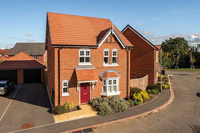 4 Bedroom Detached House For Sale In Stirling Drive, Biddenham, Bedford, MK40