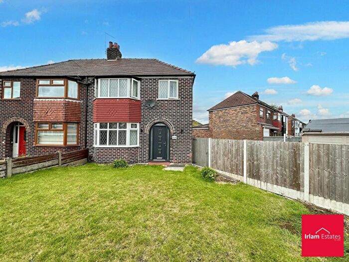3 Bedroom Semi-Detached House For Sale In Fiddlers Lane, Irlam, M44