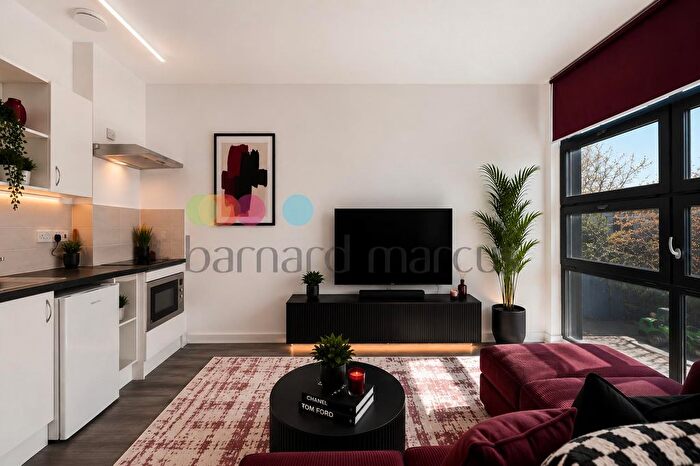 Studio To Rent In Purley Way, Croydon, CR0