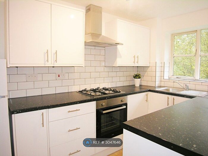 1 Bedroom Flat To Rent In Gladbeck Way, Enfield, EN2