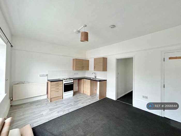 2 Bedroom Flat To Rent In Alma Road, Sheerness, ME12