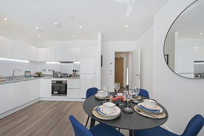 2 Bedroom Flat To Rent In Alwyne Court, Garnet Place, West Drayton, UB7