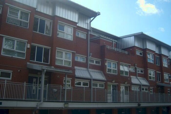 2 Bedroom Maisonette To Rent In Moss House Close, Birmingham, B15