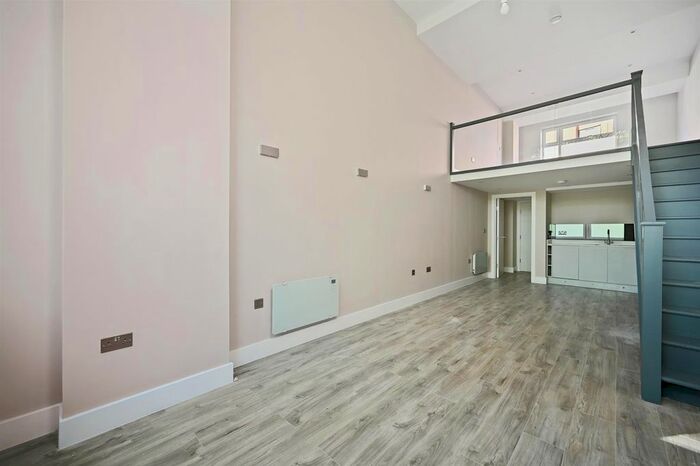 1 Bedroom Flat To Rent In Restmor Way, Wallington, SM6
