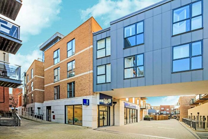 1 Bedroom Flat To Rent In Victoria Road, Surbiton, KT6