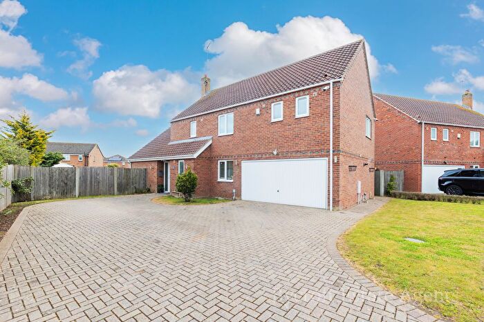 4 Bedroom Detached House For Sale In Martin De Rye Way, Caister-On-Sea, NR30