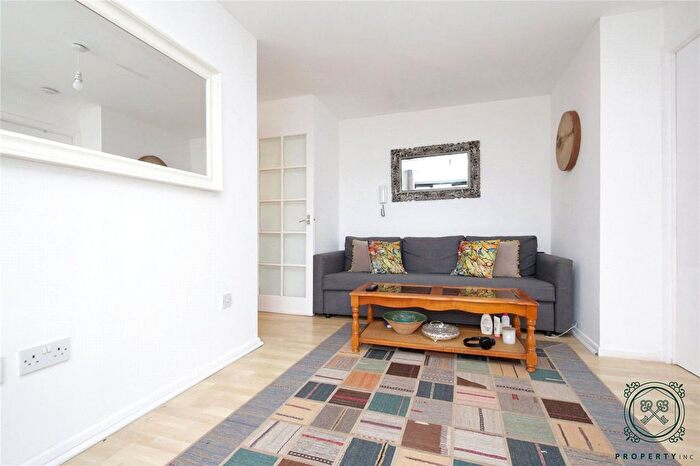 1 Bedroom Flat For Sale In Bream Close, London, N17