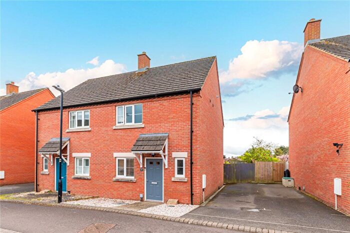 3 Bedroom Semi Detached House For Sale In Dowse Road, Devizes, Wiltshire, SN10