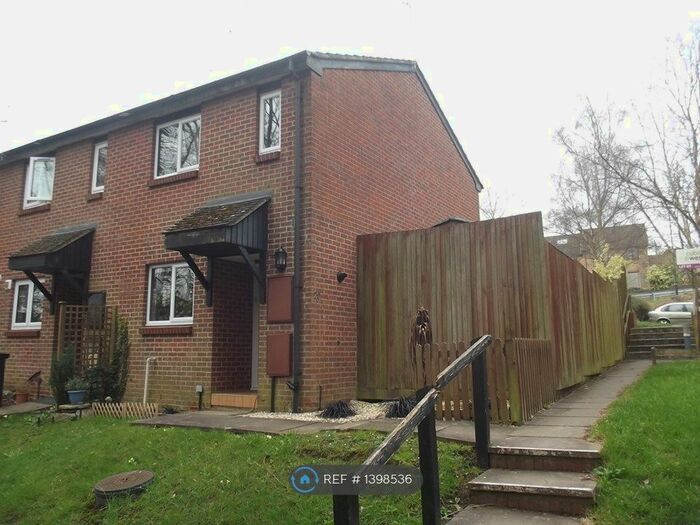 2 Bedroom End Of Terrace House To Rent In Bishopstone Walk, Crawley, RH11