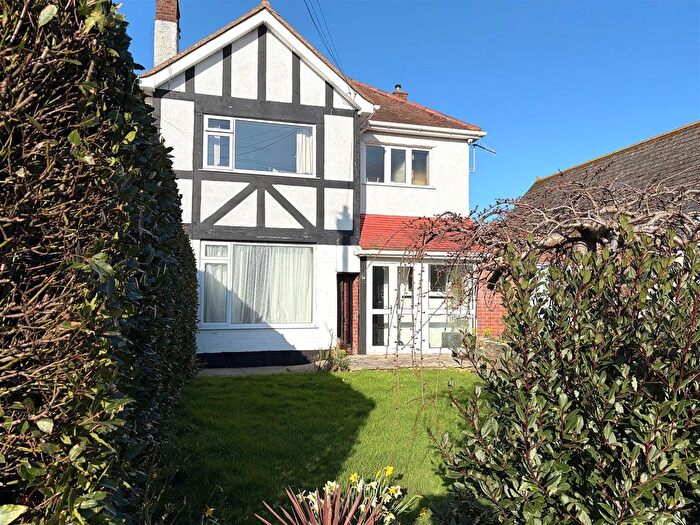 9 Bedroom Detached House For Sale In Victoria Avenue, Swanage, BH19