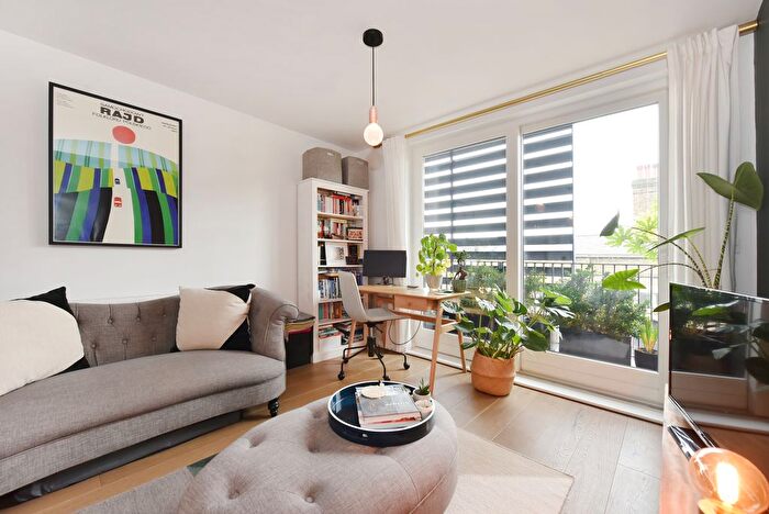 1 Bedroom Flat For Sale In Kitchener House, Royal Military Academy, SE18