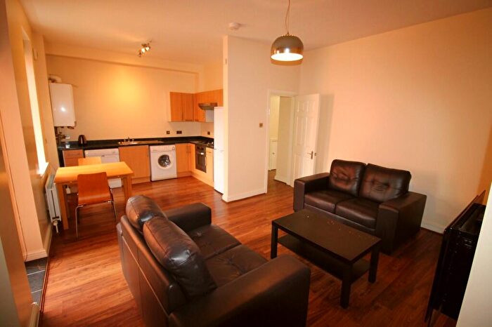 2 Bedroom Flat To Rent In Helmsley Road, Newcastle Upon Tyne, NE2