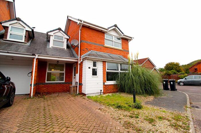 3 Bedroom End Of Terrace House For Sale In Long Close, Bradley Stoke, BS32
