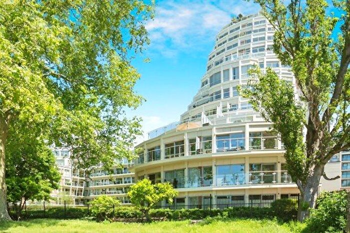 3 Bedroom Flat To Rent In Henry Macaulay Avenue, Kingston Upon Thames, KT2