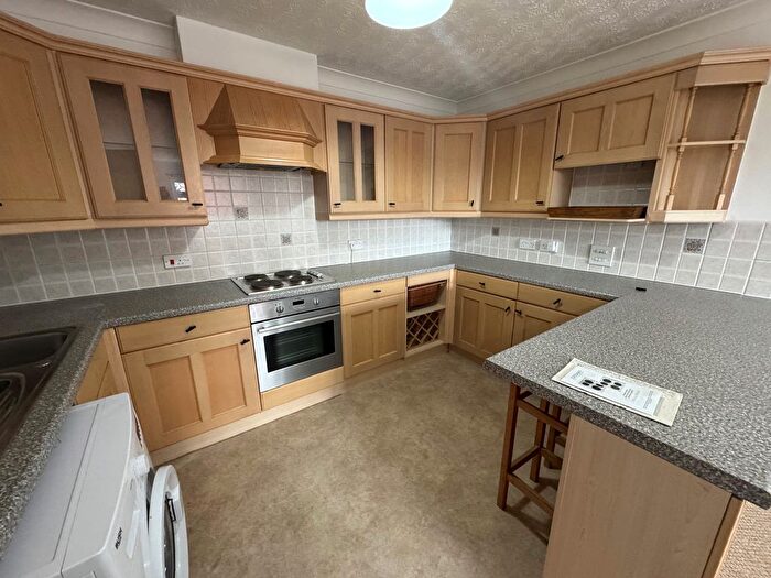 2 Bedroom Property To Rent In Elm Court, Wirral, CH63