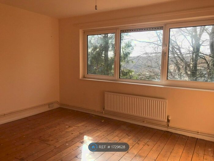 1 Bedroom Flat To Rent In Windrush Drive, High Wycombe, HP13