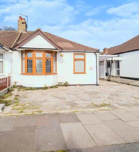 3 Bedroom Bungalow To Rent In Chestnut Grove, Hainault, Ilford, IG6