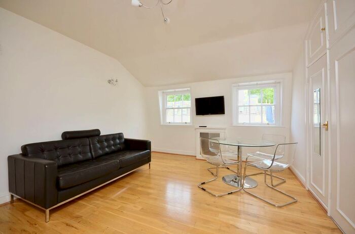 1 Bedroom Flat To Rent In Strathearn Place, Hyde Park Estate, London, W2