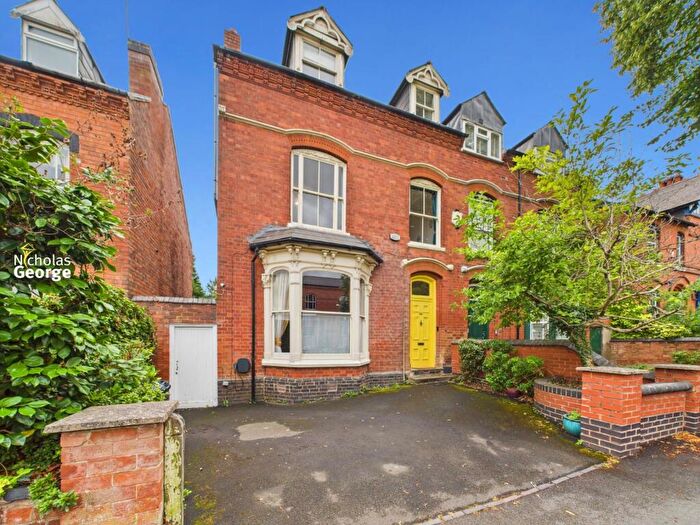 7 Bedroom Semi-Detached House For Sale In Prospect Road, Moseley, Birmingham, B13